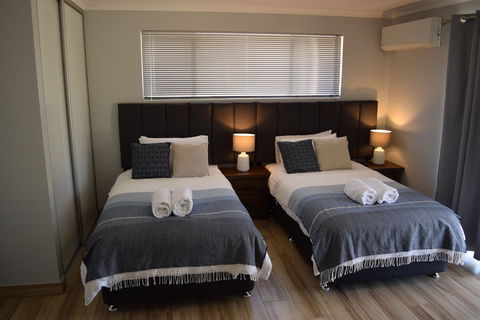 Eagle Bay House - Accommodation Sydney 5
