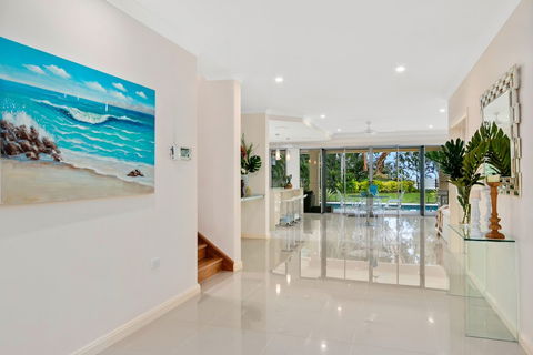 Luxury Living On The Beachfront - Accommodation Sydney 0