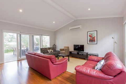 Breezes PET Friendly - Accommodation Sydney 4