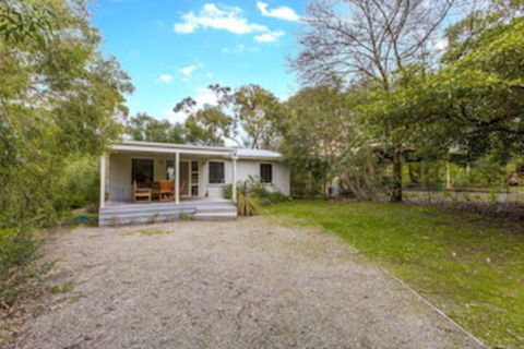 Breezes PET Friendly - Accommodation Sydney 0