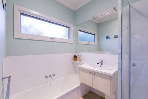Breezes PET Friendly - Accommodation Sydney 2