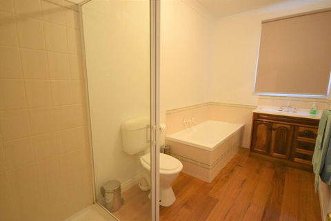 Surfs UP Surf Side - Accommodation Sydney 3