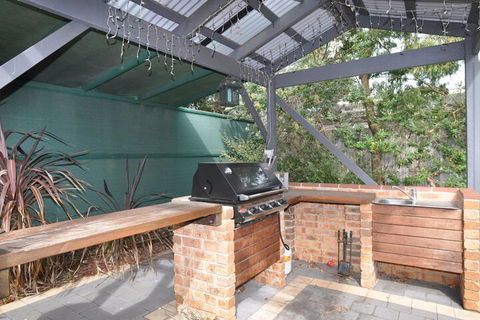 Surfs UP Surf Side - Accommodation Sydney 5
