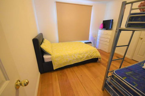 Surfs UP Surf Side - Accommodation Sydney 1