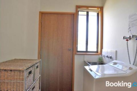 Family Retreat On Anderson - Accommodation Sydney 5