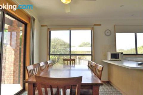 Family Retreat On Anderson - Accommodation Sydney 7