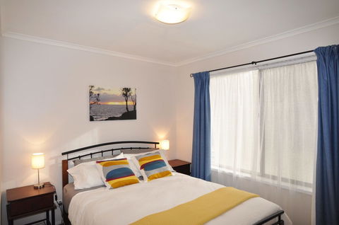 Kyeema Free Wifi & Netflix PET Friendly - Accommodation Sydney 1