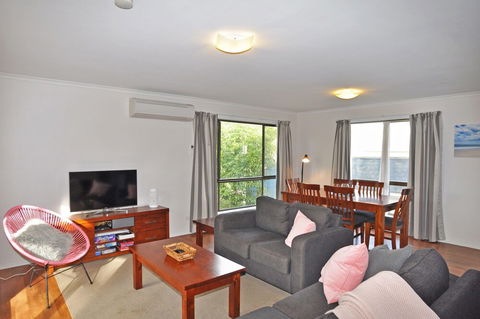 Kyeema Free Wifi & Netflix PET Friendly - Accommodation Sydney 5