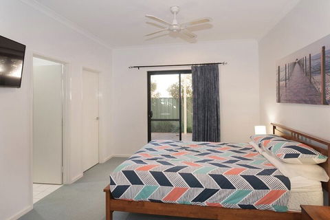 Footsteps From The Bay - Sydney 4u 4