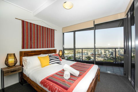 CBD African Charm, Story Bridge & River Views - Sydney 4u 7