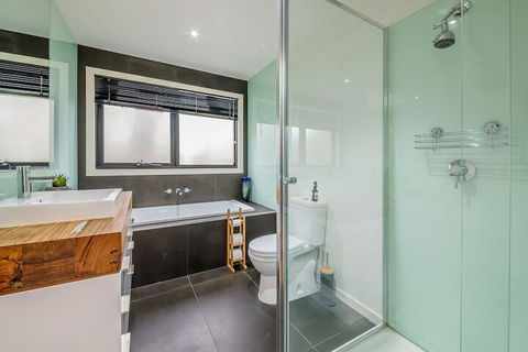 Luxury By THE SEA Close TO THE Beach - Accommodation Sydney 6
