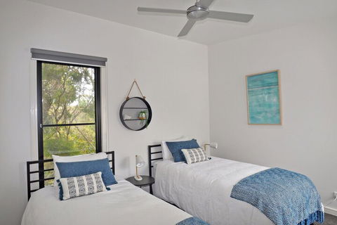 Luxury By THE SEA Close TO THE Beach - Accommodation Sydney 3