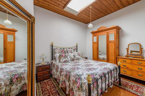 Sargeants & Armoury Cottages 1823 - Accommodation Sydney 7