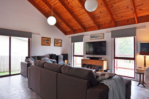 Beilby Beach Cottage Free Wifi & Foxtel PET Friendly - Accommodation Sydney 1