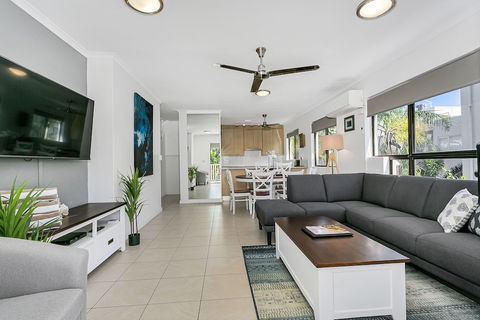 Seascape Holiday-Tropical Reef Apartment - Accommodation Sydney 6