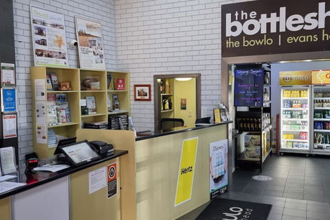 The Bowlo Holiday Cabins - Sydney 4u 1
