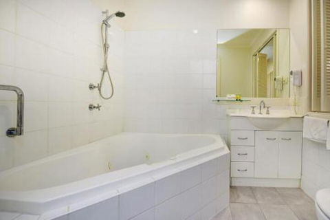 Aqualuna Beach Resort Unit 25 - Accommodation Sydney 3