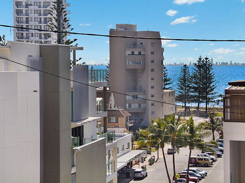 Woobera Unit 14 On The Hill Overlooking Tweed Heads & Coolangatta - Accommodation Sydney 3