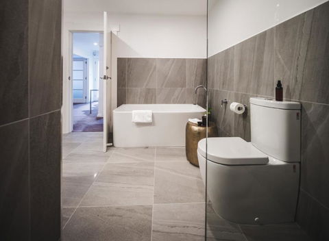 Russell House - Sydney 4u 1