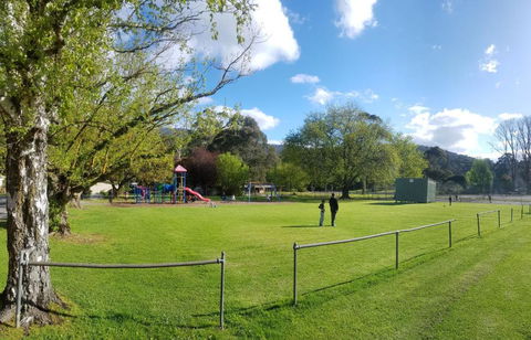 Warburton Holiday Park - Sydney 4u 5