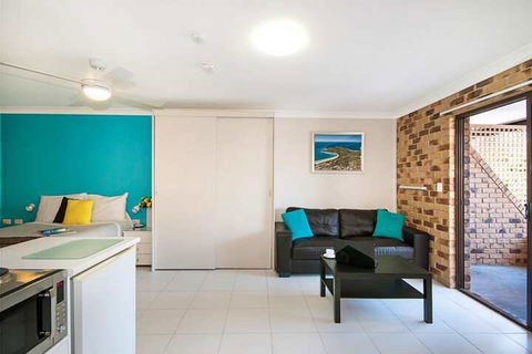 Byron BaySide Central Studio Apartments - Accommodation Sydney 5