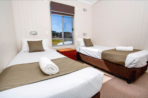 Reflections Holiday Parks Shaws Bay - Sydney 4u 6