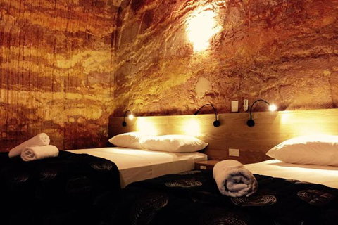 The Lookout Cave Underground Motel - Sydney Resort 7