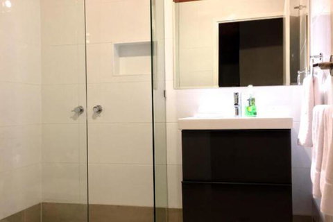 The Lookout Cave Underground Motel - Sydney Resort 3