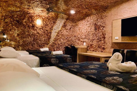 The Lookout Cave Underground Motel - Sydney Resort 5