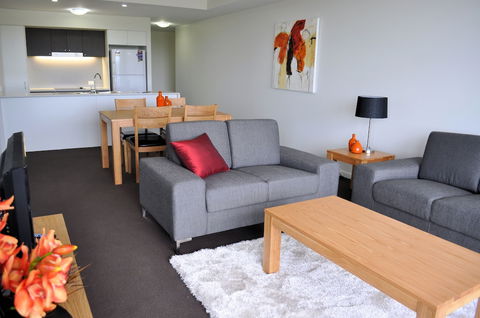 Apartments G60 Gladstone - Accommodation Sydney 5