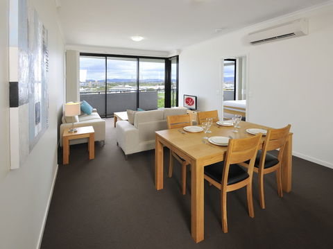 Apartments G60 Gladstone - Accommodation Sydney 1
