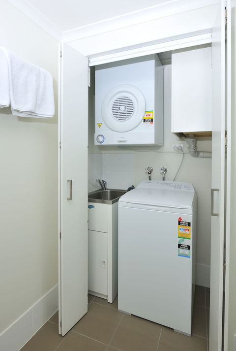 Apartments G60 Gladstone - Accommodation Sydney 2