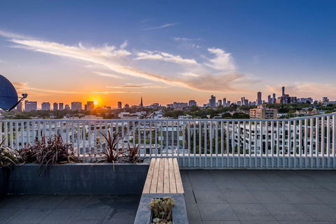 Oaks Melbourne South Yarra Suites - Accommodation Sydney 0