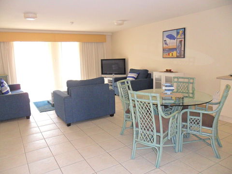 Nelson Bay Breeze Holiday Apartments - Accommodation Sydney 6