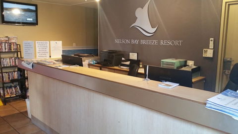 Nelson Bay Breeze Holiday Apartments - Accommodation Sydney 4