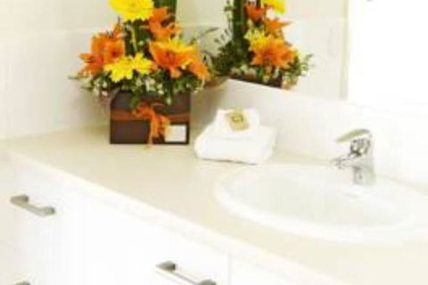Glenelg Pacific Apartments - Sydney 4u 2