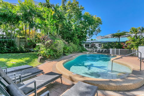 Beachfront Apartments On Trinity Beach - Sydney 4u 4
