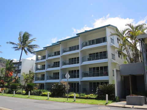 Beachfront Apartments On Trinity Beach - Sydney 4u 1
