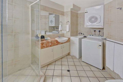 Raffles Mooloolaba - Sydney 4u 6
