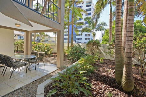 Raffles Mooloolaba - Sydney 4u 4