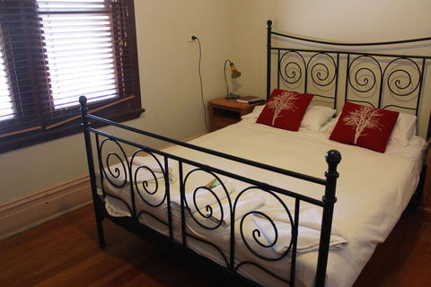 Burwood Bed And Breakfast - Sydney 4u 3