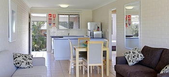 Main Beach Apartments - Accommodation Sydney 6