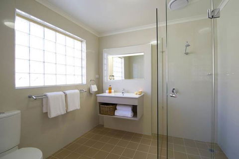 Marty's @ Little Beach - Accommodation Sydney 4