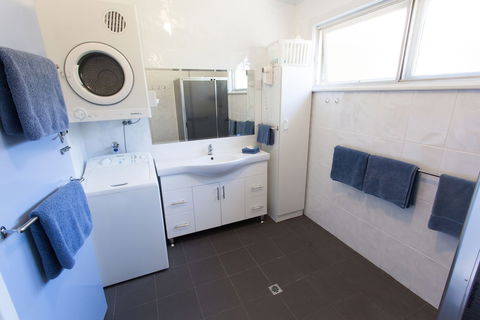 Modra's Apartments - Sydney 4u 4