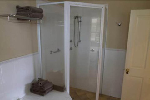 Tizzana Winery Bed & Breakfast - Accommodation Sydney 4