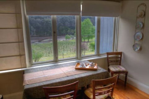 Tizzana Winery Bed & Breakfast - Accommodation Sydney 3