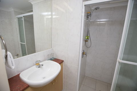 Springwood Tower Apartment Hotel - Sydney 4u 3
