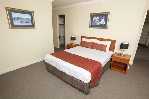 Springwood Tower Apartment Hotel - Sydney 4u 5