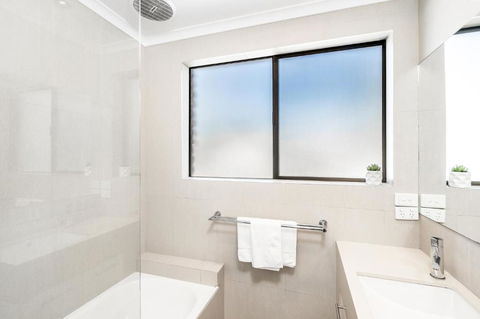 Balcony On Lawson - Accommodation Sydney 4
