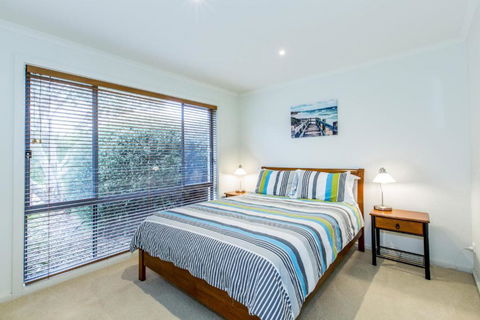 SURFSIDE GETAWAY In PICTURESQUE INVERLOCH - Accommodation Sydney 6